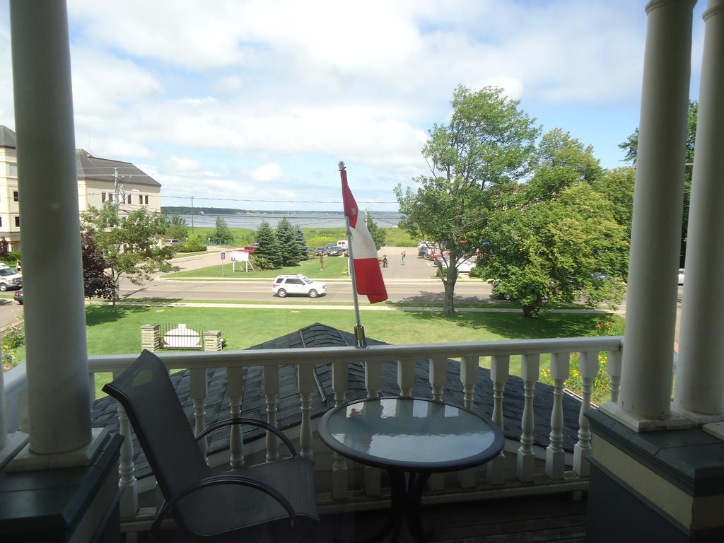 Maison Tait House Hotel Shediac Ngoại thất bức ảnh