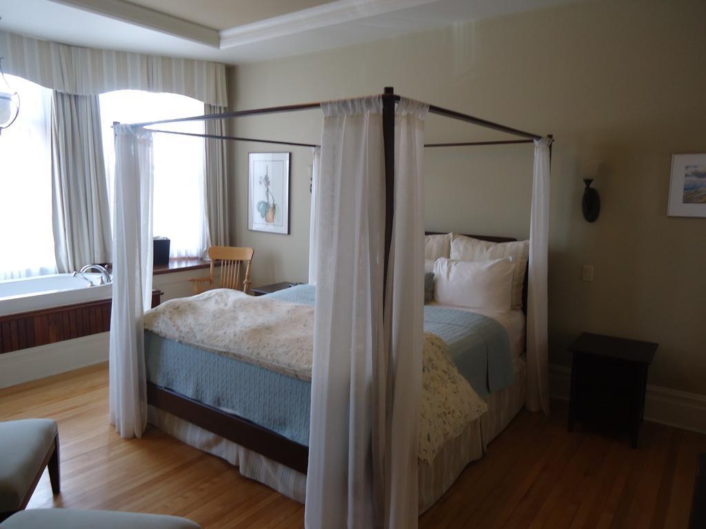 Maison Tait House Hotel Shediac Ngoại thất bức ảnh